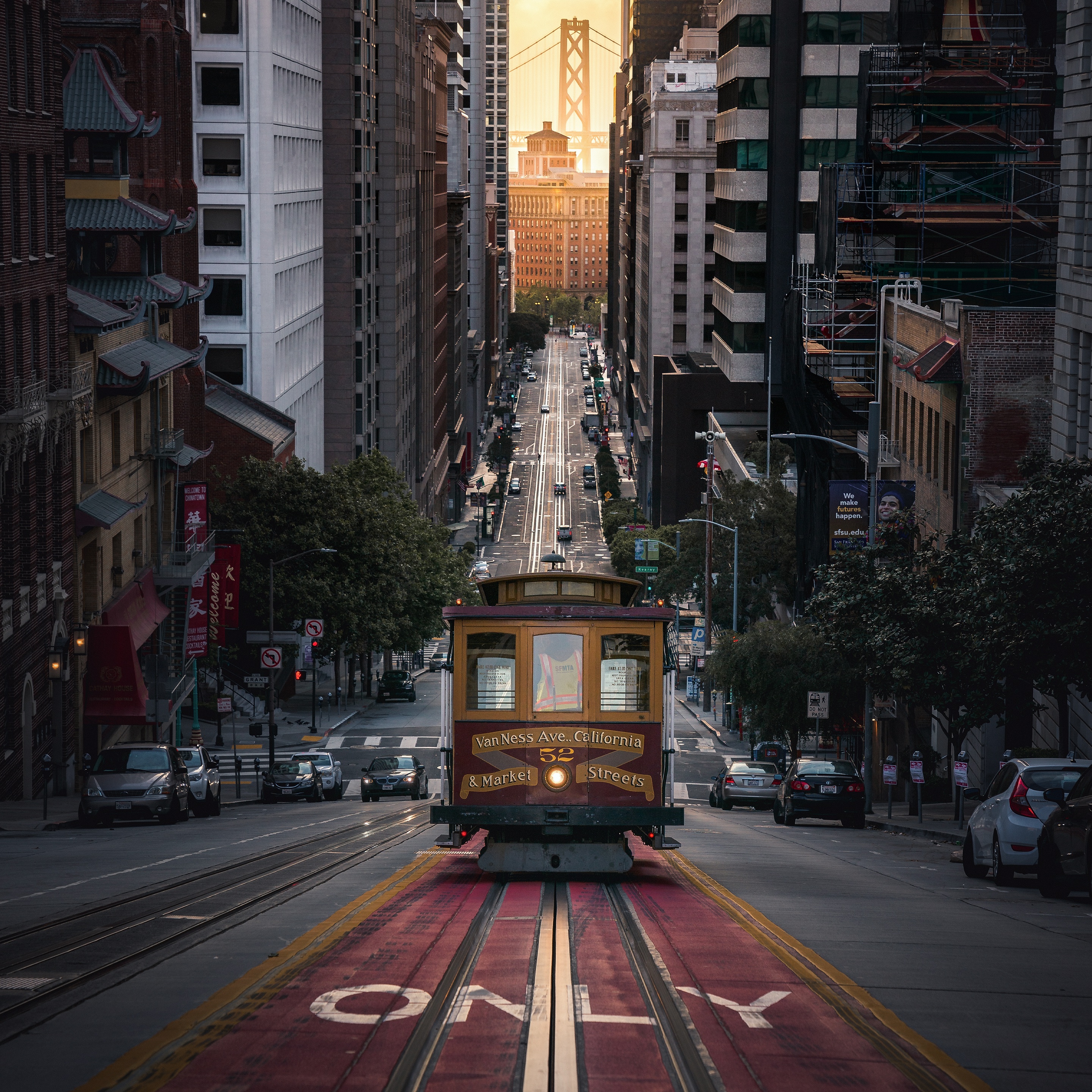 Фото Трамвай на улице Сан-франциско / san-francisco на фоне перспективы на мост, california