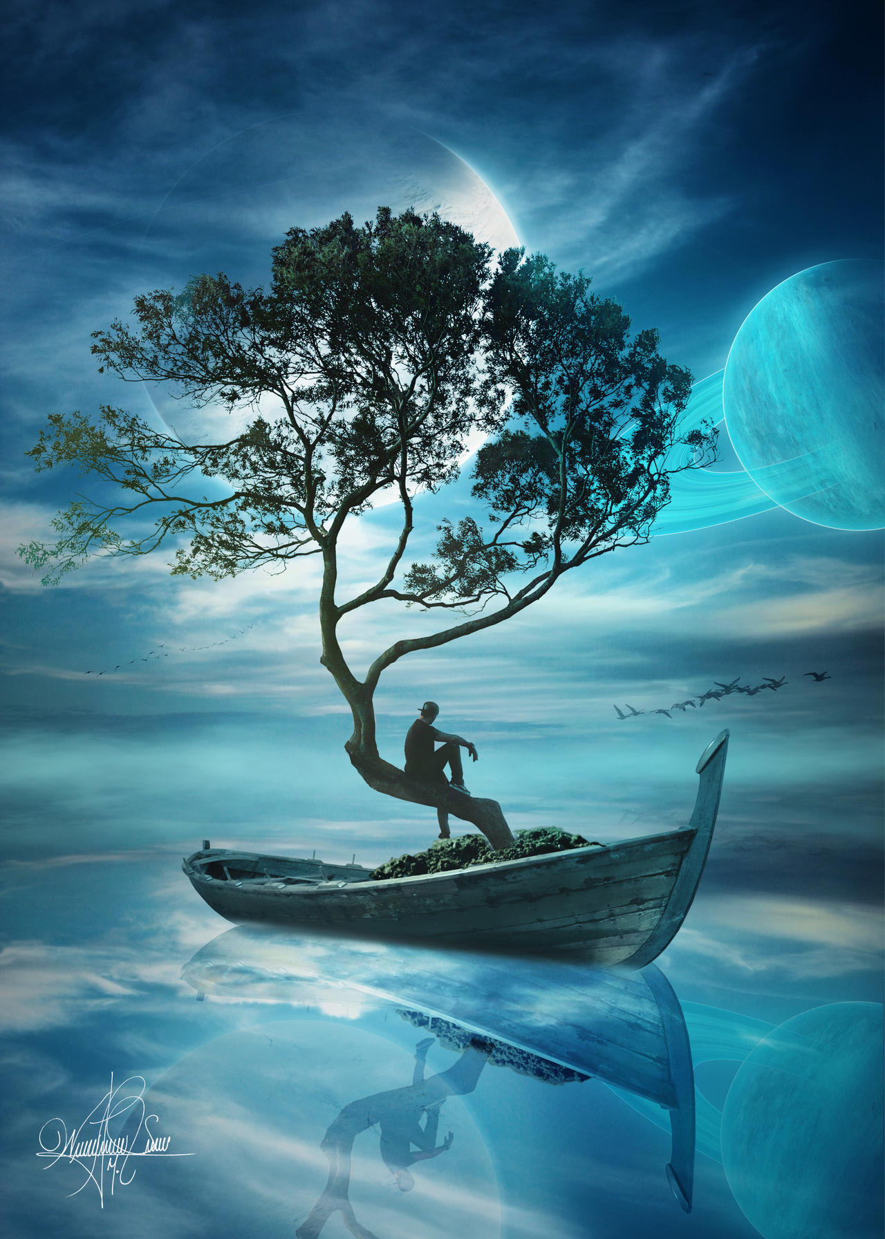 Фото Парень сидит на дереве, растущим из лодки, покоящейся на воде и смотрит вдаль