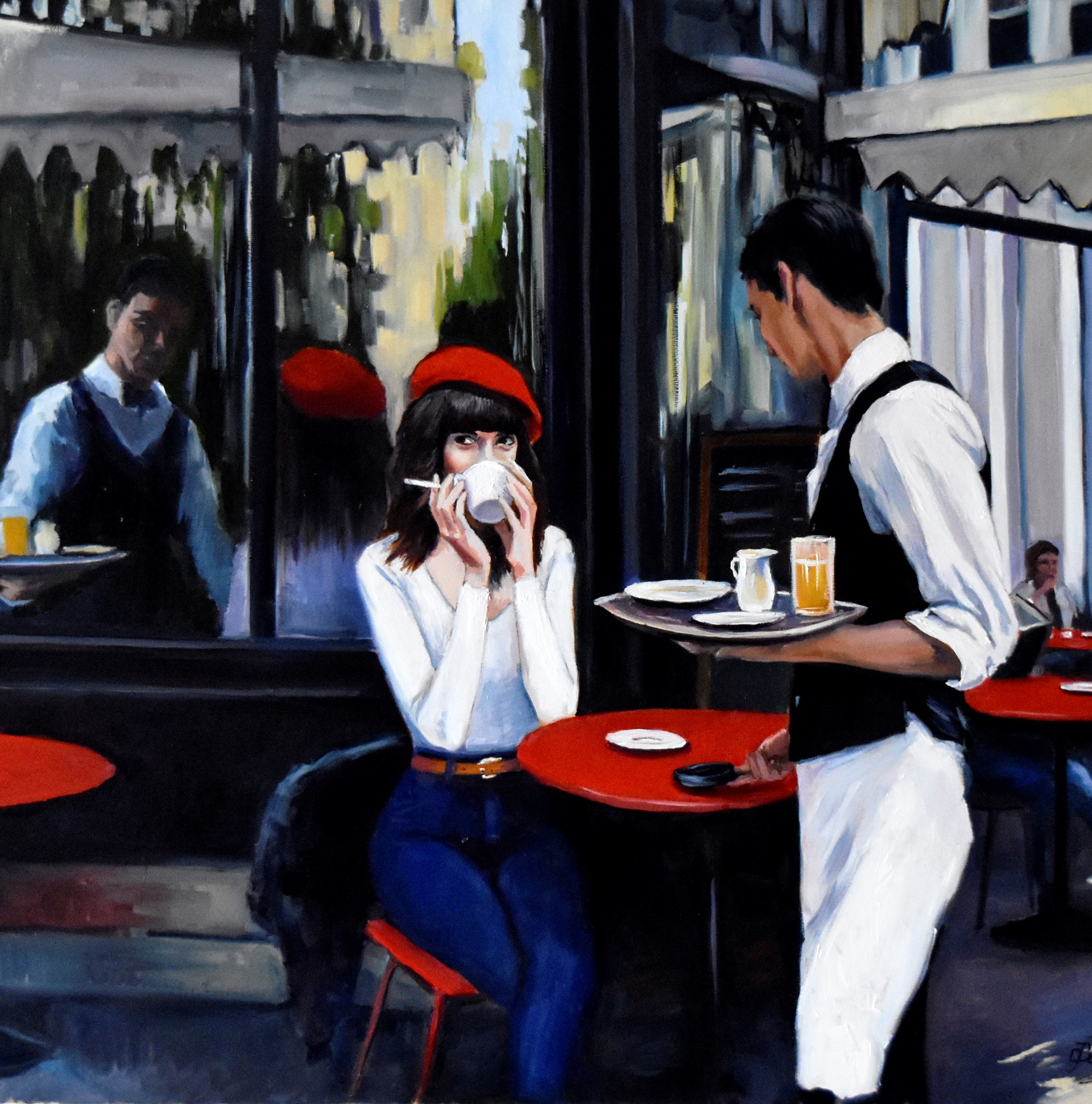 Фото Официант обслуживает девушку в красном берете, сидящую за столиком городского кафе