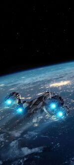 Фото Космический корабль «Прометей» из одноименного фильма с синими огнями на фоне планеты