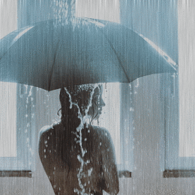 Анимация Девушка с зонтом стоит под дожем, гифка Девушка с зонтом стоит под дожем