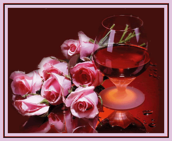 Анимация Бокал красного вина, рядом букет блестящих розовых роз, гифка Бокал красного вина, рядом букет блестящих розовых роз