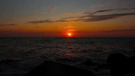 Анимация Морские волны на закате