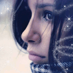 Анимация Девушка на сиреневом фоне с грустным выражением на лице в бликах снежинок, гифка