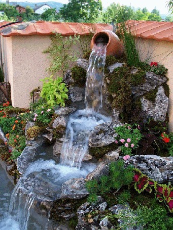 Анимация Домашний фонтан в виде водопада