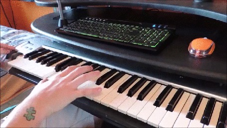 Анимация Игра на синтезаторе