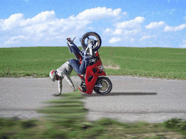 Анимация Мотоциклист едет необычным способом, перебирая руками впереди мотоцикла, гифка Мотоциклист едет необычным способом, перебирая руками впереди мотоцикла