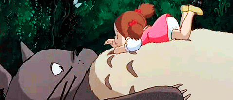 Анимация Девочка и Totoro / Тоторо из аниме Tonari no Totoro / Мой сосед, гифка Девочка и Totoro / Тоторо из аниме Tonari no Totoro / Мой сосед