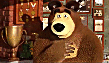 Анимация Медведь наблюдает как Маша моет посуду. Фрагмент из мультфильма Маша и Медведь, гифка Медведь наблюдает как Маша моет посуду. Фрагмент из мультфильма Маша и Медведь