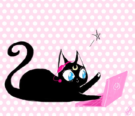 Анимация Луна / Luna из аниме Sailor Moon / Сейлор Мун за ноутбуком