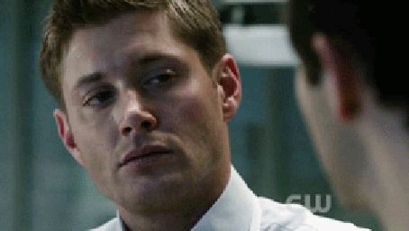 Анимация Американский актер и режиссер, певец. Дженсен Росс Эклс / Jensen Ross Ackles / понимающе кивает головой