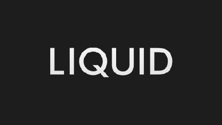 Анимация На черном фоне надпись LIQUID (жидкость), которая смывается водой