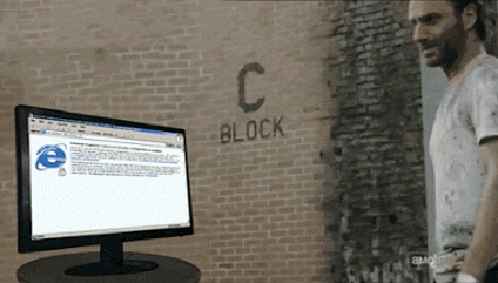 Анимация Мужчина запустил Internet Explorer