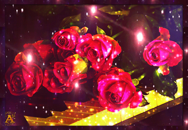 Анимация Букет роз, освещенный мерцанием, лежит на пианино, гифка Букет роз, освещенный мерцанием, лежит на пианино