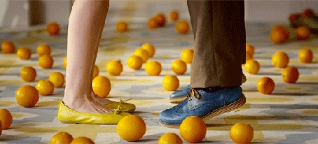 Анимация Ноги парня и девушки