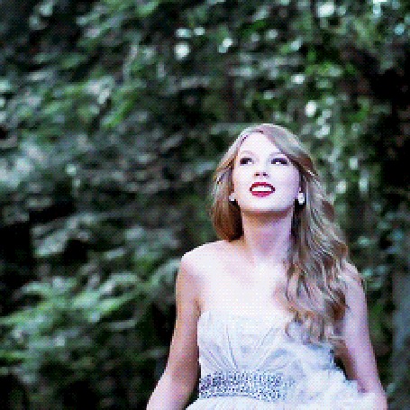 Анимация Актриса и певица Тейлор Свифт / Taylor Swift в рекламе парфюма