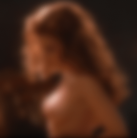 Анимация Обнаженная актриса Sherilyn Fenn / Шерилин Фенн проводит руками по своей груди, кадр из фильма Boxing Helena / Елена в ящике 1993 года, гифка