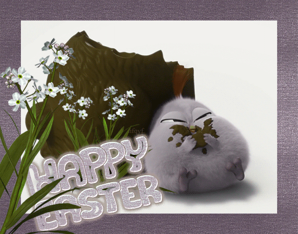 Анимация Пушистый зверек сидит среди цветов и надписи Happy Easter / Счастливой Пасхи, гифка Пушистый зверек сидит среди цветов и надписи Happy Easter / Счастливой Пасхи