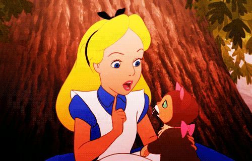 Анимация Алиса рассказывает котенку о придуманной стране чудес. Мультфильм Алиса в стране чудес, гифка Алиса рассказывает котенку о придуманной стране чудес. Мультфильм Алиса в стране чудес