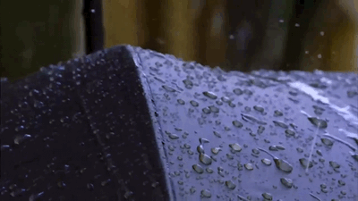 Почему падают на землю капли дождя крупинки