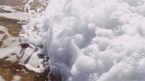 Анимация Бурлящие пенистые волны моря, гифка Бурлящие пенистые волны моря
