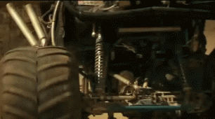 Анимация Внедорожник выводит из игры Monster Truck, из рекламы Renault Duster, гифка Внедорожник выводит из игры Monster Truck, из рекламы Renault Duster