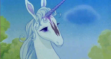 Анимация Тень бабочки отражается на единороге, кадр из мультфильма The last unicorn / Последний единорог