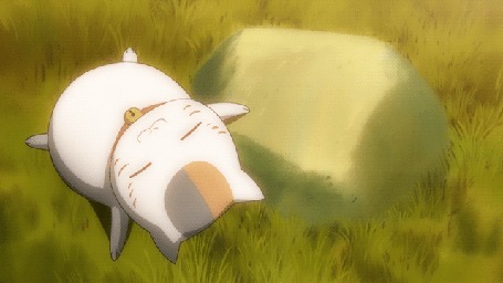 Анимация Спящий на спине Нянко-сенсей / Nyanko-sensei из аниме Тетрадь дружбы Нацуме / Natsume Yuujin-chou, art by Yuki Midorikawa
