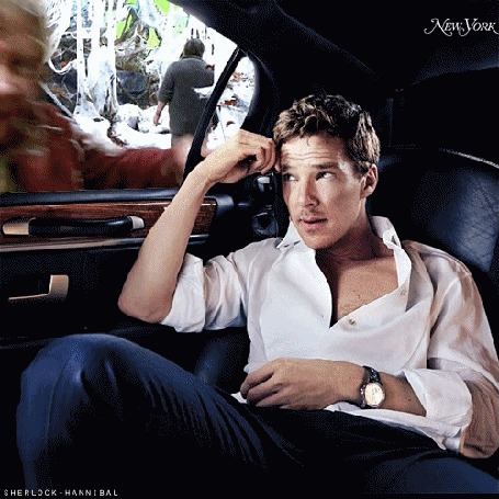 Анимация Benedict Cumberbatch / Бенедикт Камбербэтч сидит в машине, в окно которой заглядывают известные актеры, новый мем на основе снимка журнала из New York Magazine (Sherlock-Hannibal)