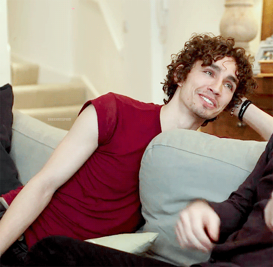 Анимация Ирландский актер Ро&;берт Майкл Ши&;эн / Robert Michael Sheehan/, гифка Ирландский актер Ро&;берт Майкл Ши&;эн / Robert Michael Sheehan/