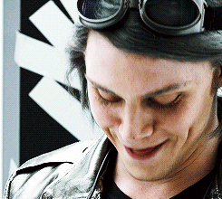 Анимация Американский актер Эван Питерс / Evan Peters/, гифка Американский актер Эван Питерс / Evan Peters/