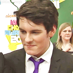 Анимация Американский и британский актер Брэд Льюис Кавана / Brad Lewis Kavanagh, гифка Американский и британский актер Брэд Льюис Кавана / Brad Lewis Kavanagh