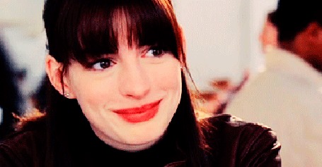 Анимация Американская актриса Энн Жакли&;н Хэ&;тэуэй / Anne Jacqueline Hathaway/, девушка мило улыбается