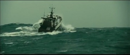 Анимация Корабль плывет по волнам во время шторма