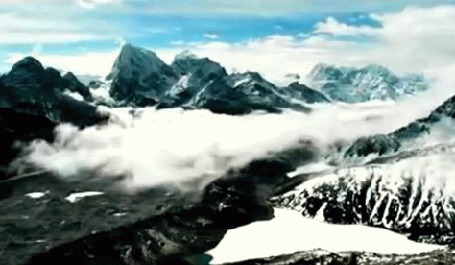 Анимация Плывущие облака над горами, ускоренное видео