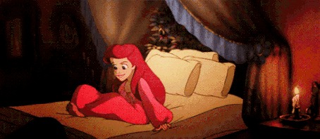 Анимация Ариэль прыгает в постели, мультфильм The Little Mermaid / Русалочка
