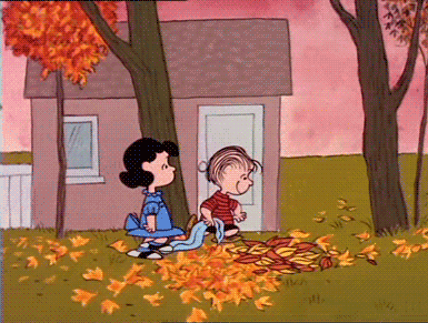 Анимация Мальчик с девочкой идут по осенней листве и мальчик ногой подбрасывает листву, гифка Мальчик с девочкой идут по осенней листве и мальчик ногой подбрасывает листву