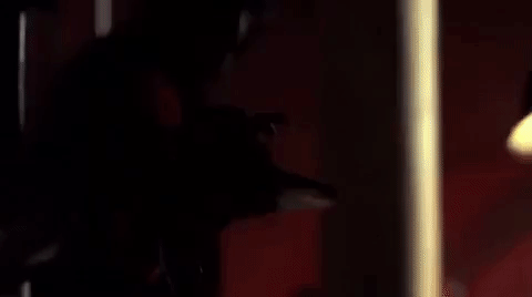 Анимация Рука Freddy Krueger / Фредди Крюгера скользит по металлическому поручню, фильм A Nightmare on Elm Street / Кошмар на улице ваязов, гифка Рука Freddy Krueger / Фредди Крюгера скользит по металлическому поручню, фильм A Nightmare on Elm Street / Кошмар на улице ваязов