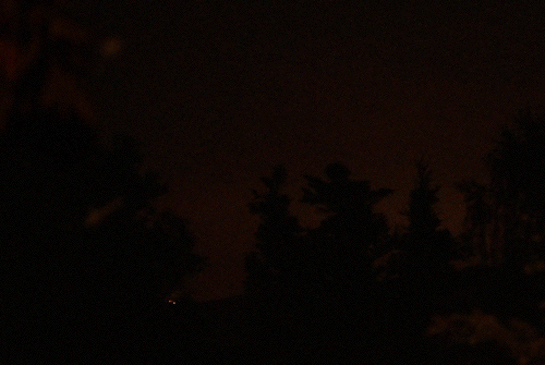 Анимация Молния освещает ночное небо и деревья, гифка