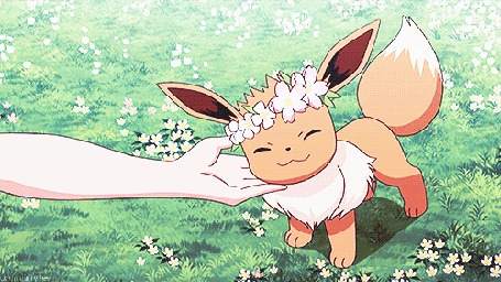 Анимация Рука ласкает покемона Eevee / Иви из аниме Покемон / Pokemon в венке из цветов