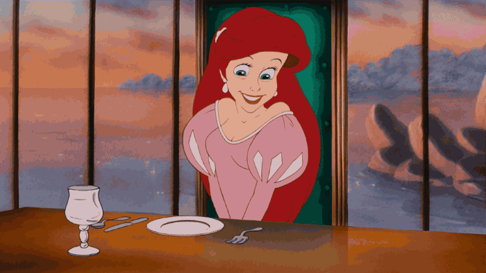 Анимация Ariel / Ариэль впервые видит вилку, кадры из мультфильма The Little Mermaid / Русалочка студии Disney / Дисней, гифка Ariel / Ариэль впервые видит вилку, кадры из мультфильма The Little Mermaid / Русалочка студии Disney / Дисней