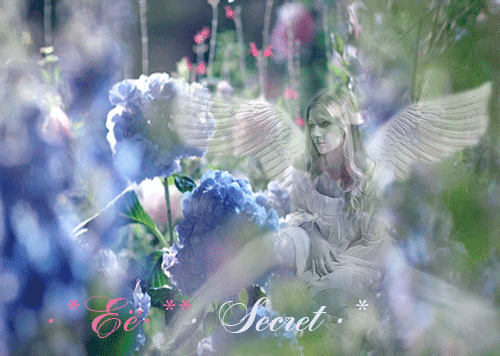 Анимация Девушка-ангел расположилась на цветочной поляне, автор Ее Secret, гифка Девушка-ангел расположилась на цветочной поляне, автор Ее Secret