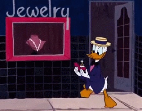 Анимация Donald Duck / Дональд Дак с кольцом в коробочке, герой мультфильма студии Walt Disney / Волта Диснея