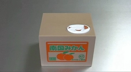 Анимация Смешная копилка с кошечкой