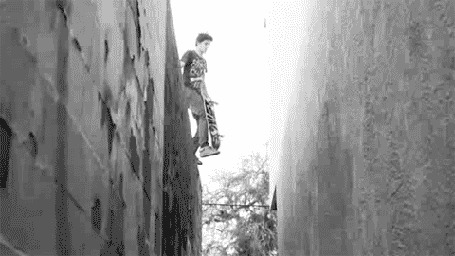 Анимация Опасный трюк скейтбордиста