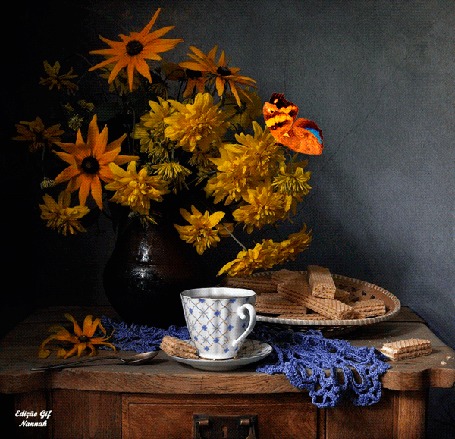 Анимация Бабочка порхает над желтыми цветами, стоящими в вазе, на деревянном столе стоит чашка на блюдце и тарелка с вафлями