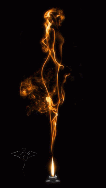 Анимация Пылающий, огненный облик девушки над горящей свечой, гифка Пылающий, огненный облик девушки над горящей свечой