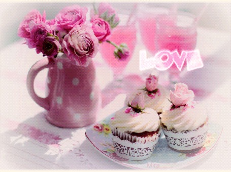 Анимация Цветы в кувшине, бокалы с напитком и десерт, излучающий сердечки и слова Love / любовь