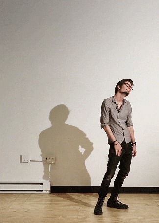 Анимация Тень застенчивого парня ожила и исполняет его тайное желание