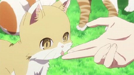 Анимация Котенок лижет руку Рин Нацумэ / Rin Natsume из аниме Маленькие проказники! / Little Busters!